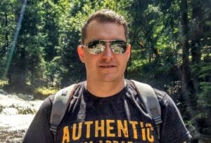 C:\Users\ECI-ROBOCZY\Desktop\Nie potrafię żyć bez nerwicy - głębokie przemyślenia autora książki Wolni Od Lęku.jpg